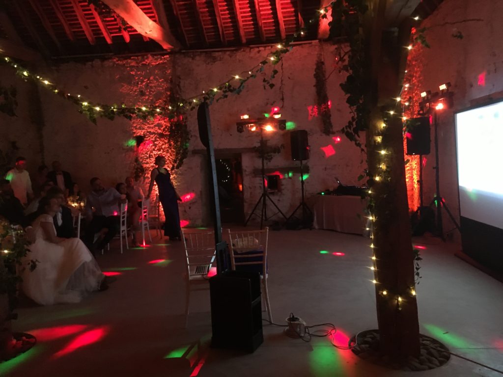 dj et vidéo projection de souvenir mariage auvergne