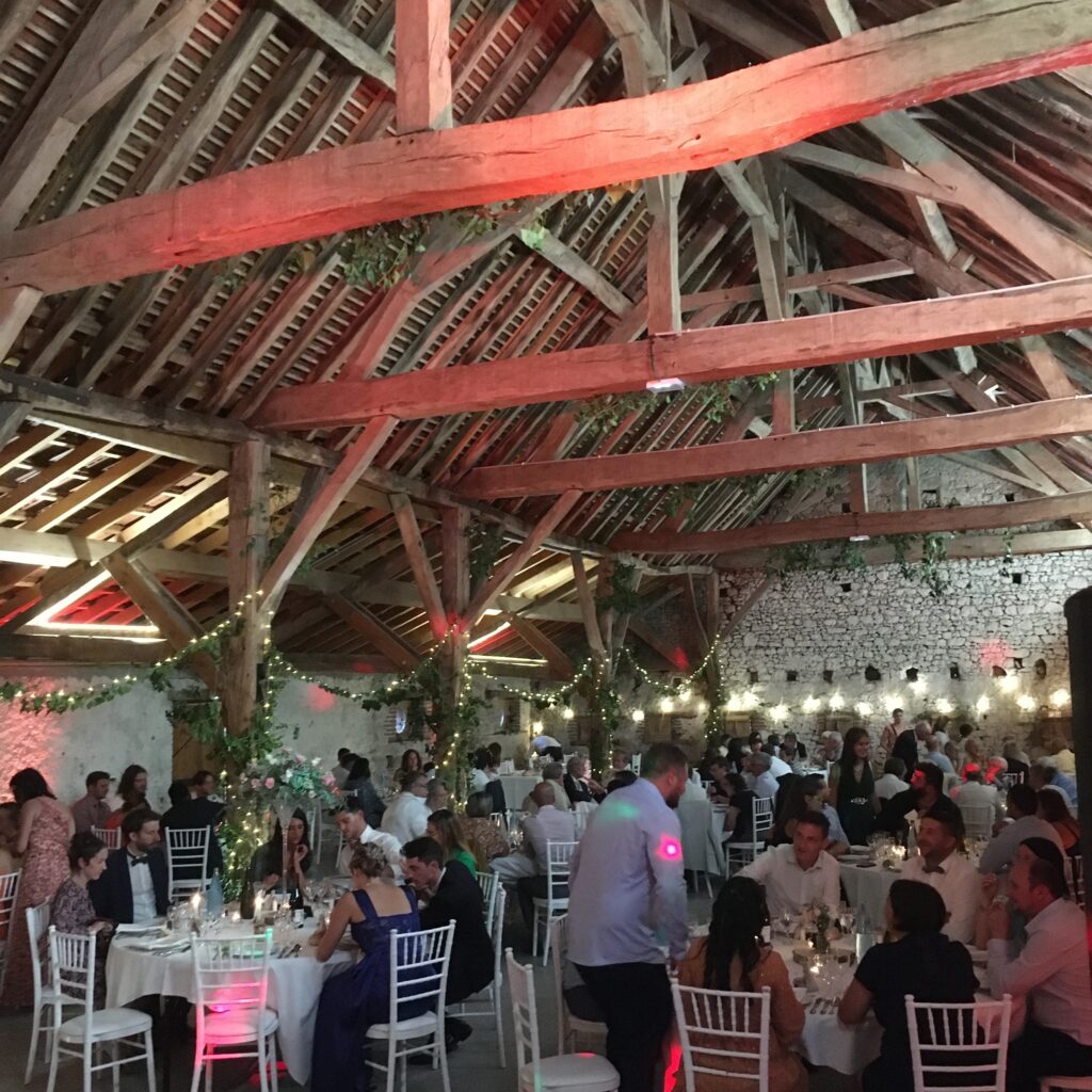 repas de mariage au château de la rivière en auvergne